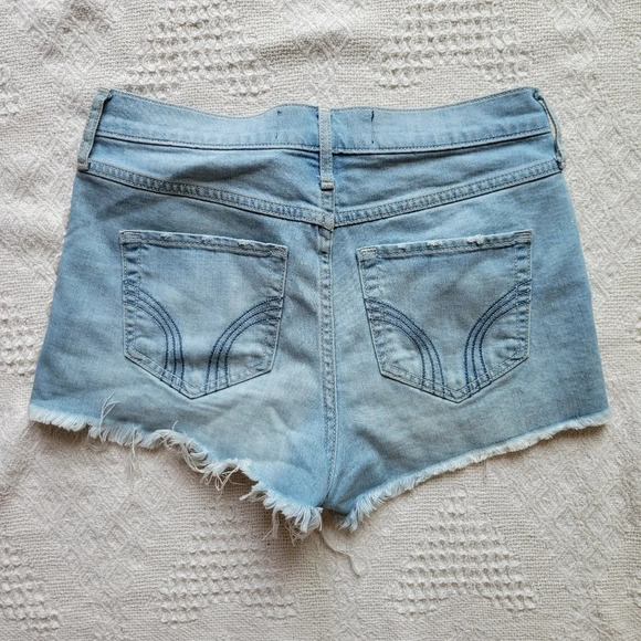 Hollister Light Wash Raw  Hem, Lace Trimmed Jean Shorts - Picture 2 of 8